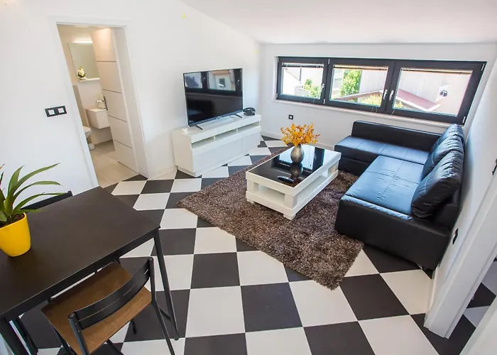 Black & White Apartment Rovinj