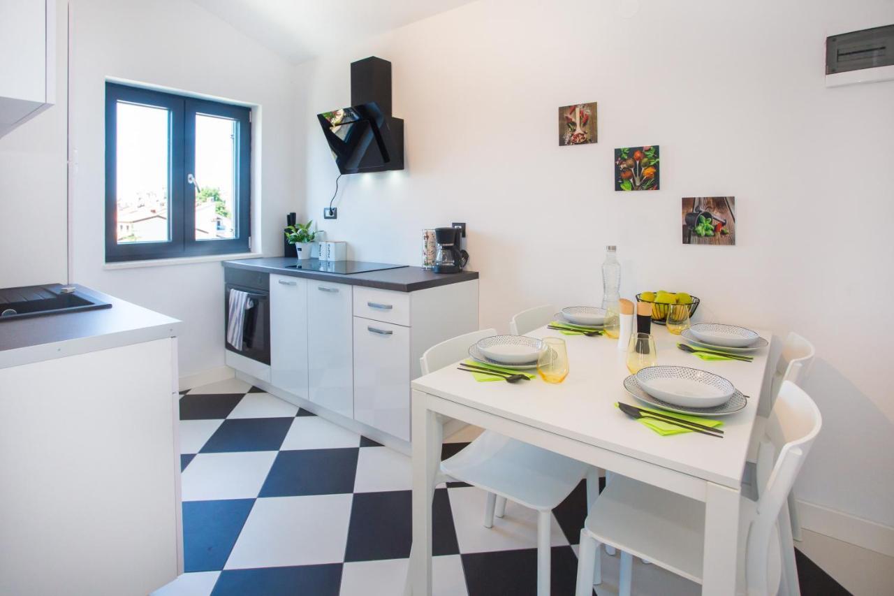 Apartma Black & White *