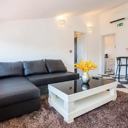 Black & White Apartment Rovinj Exterior photo